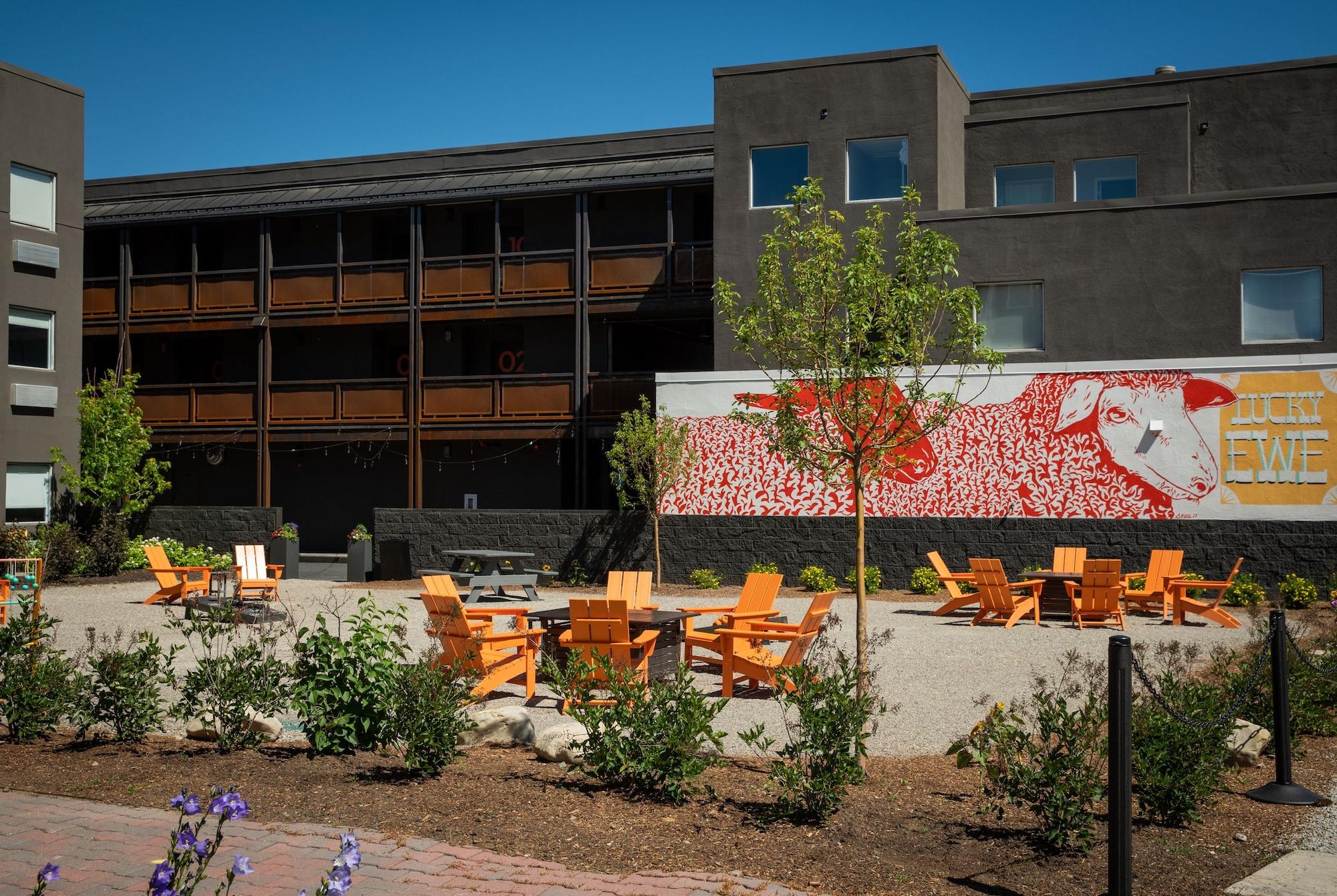 Hotel Ketchum Bagian luar foto