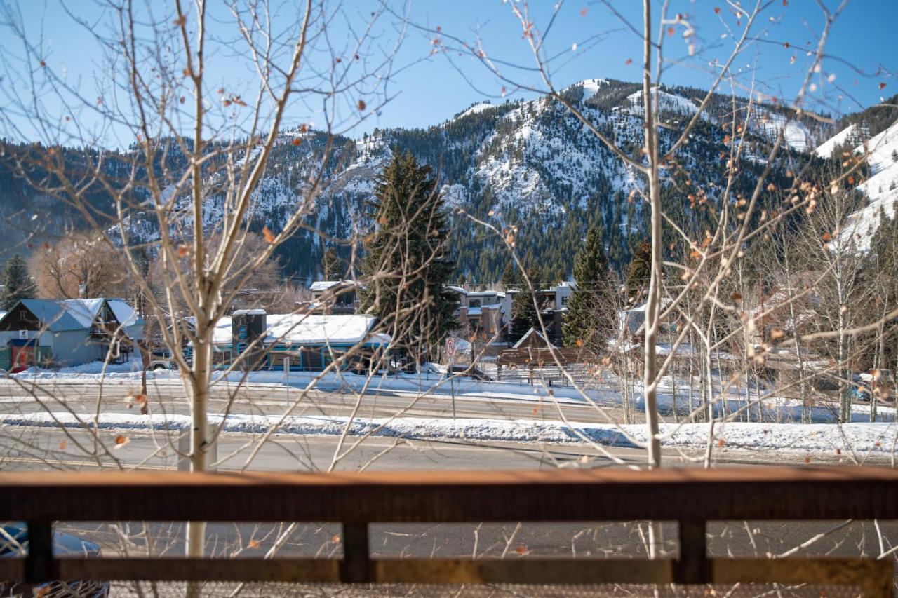 Hotel Ketchum Bagian luar foto